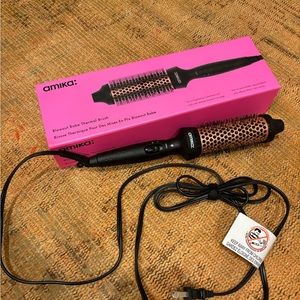 Amika Blowout Babe Thermal Brush Tool